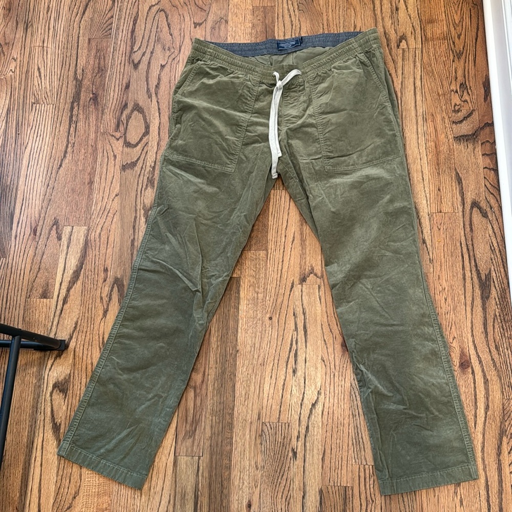 Vineyard vines green pants